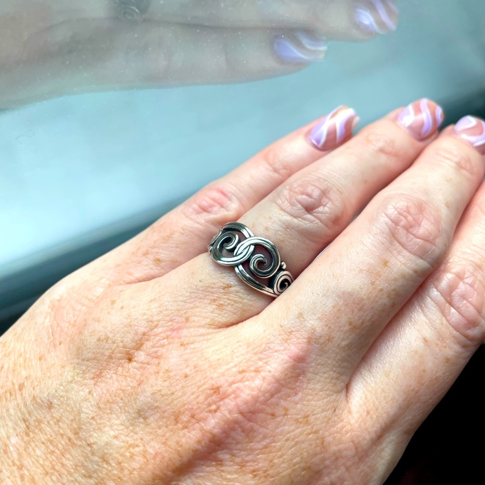 James Avery scroll ring